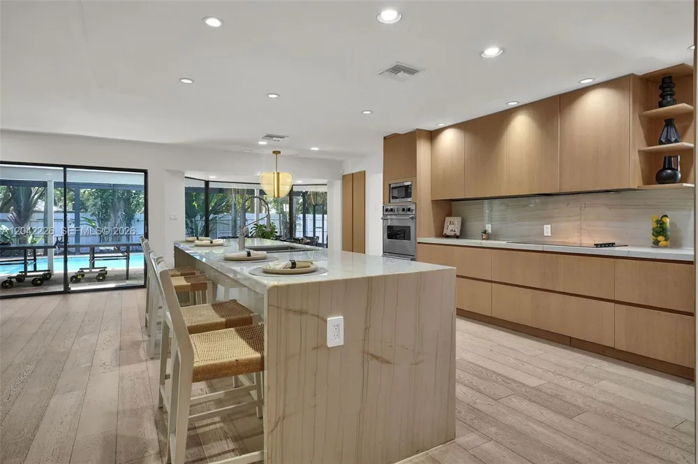 5801 SW 37th Ter Dania Beach, FL 33312