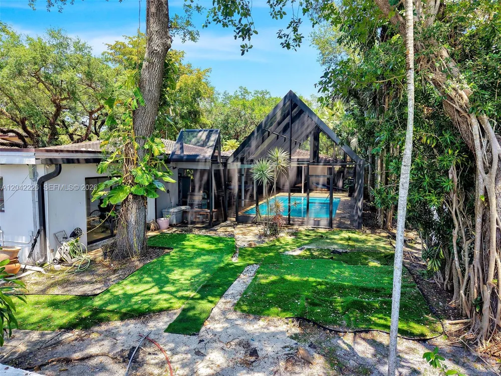 5801 SW 37th Ter Dania Beach, FL 33312