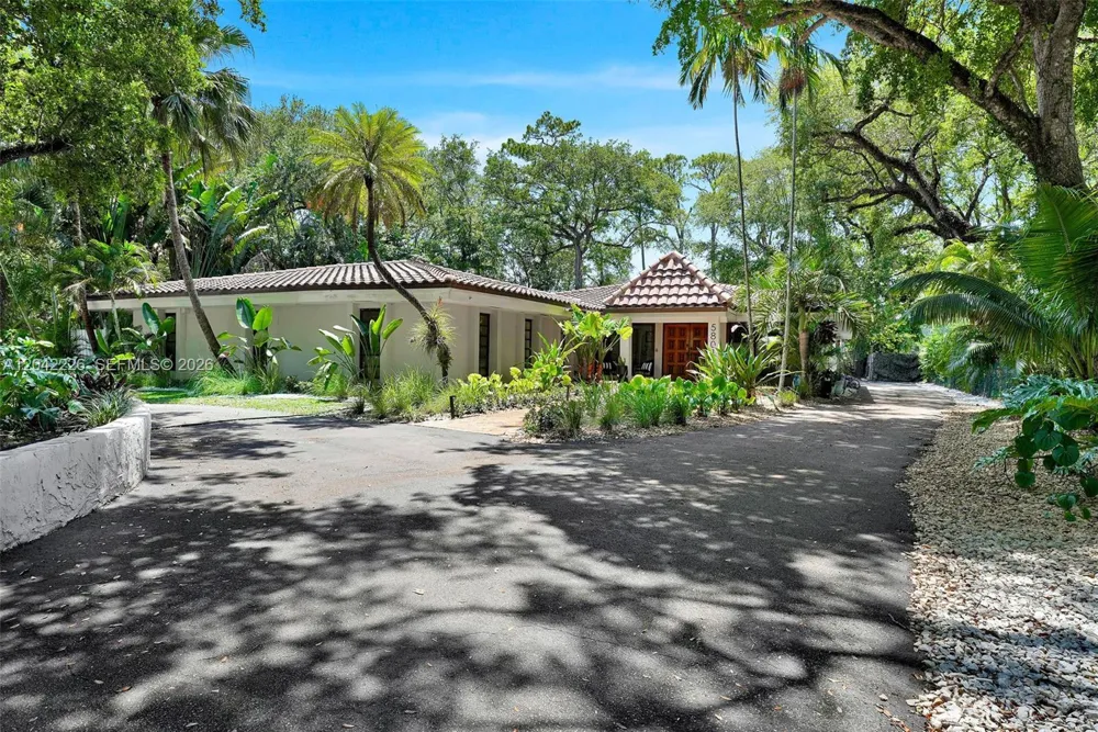 5801 SW 37th Ter Dania Beach, FL 33312