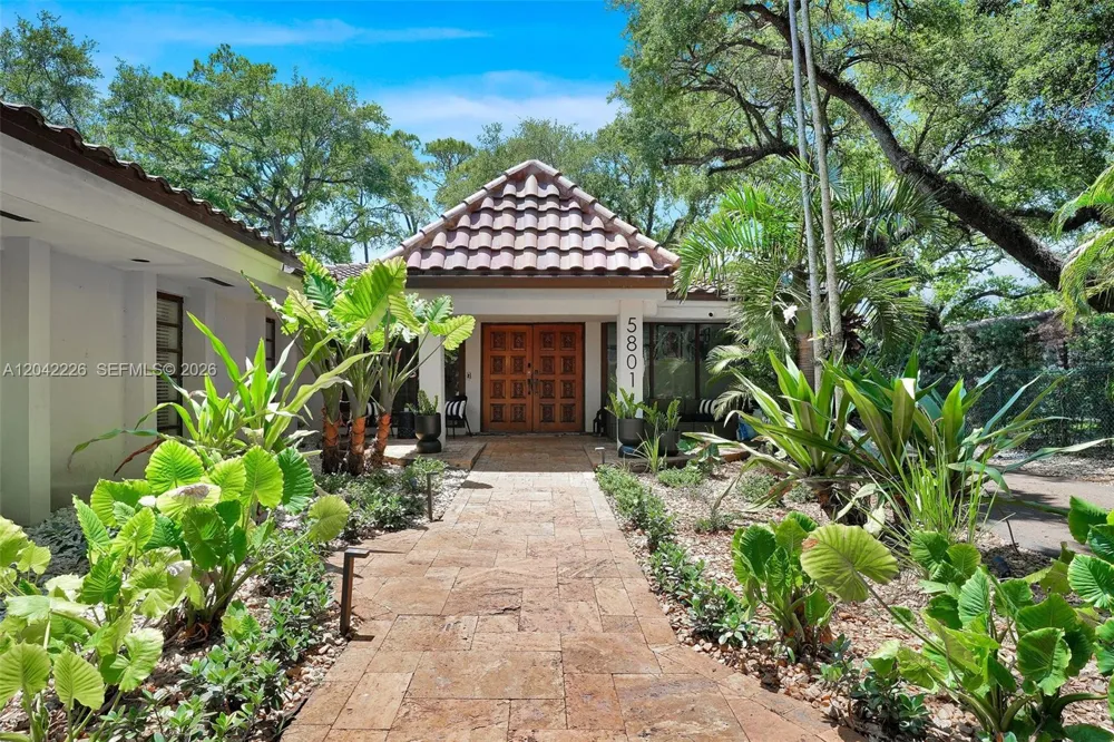 5801 SW 37th Ter Dania Beach, FL 33312