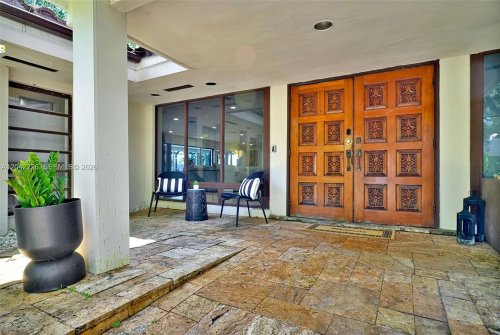 5801 SW 37th Ter Dania Beach, FL 33312