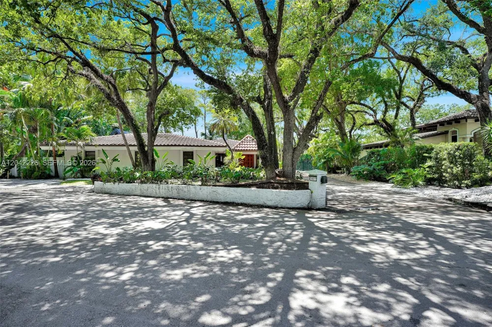 5801 SW 37th Ter Dania Beach, FL 33312