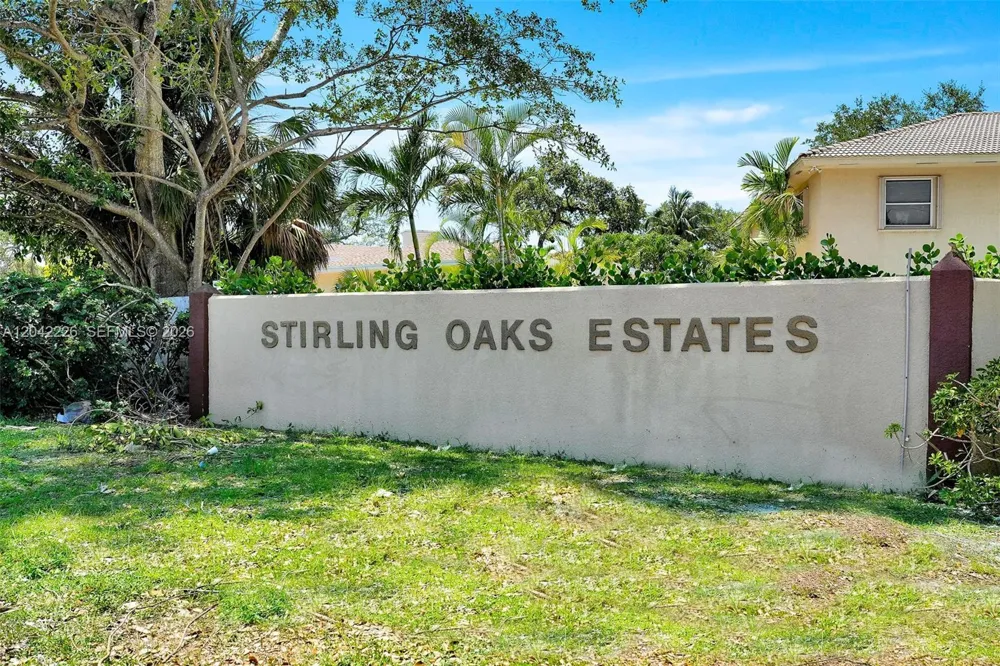 5801 SW 37th Ter Dania Beach, FL 33312