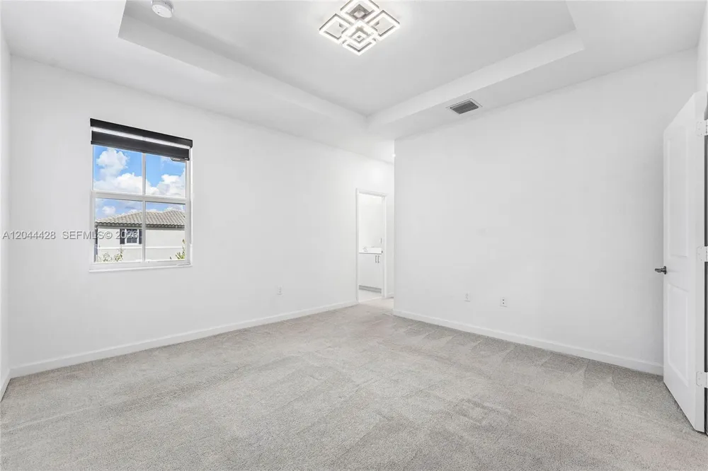 4669 NW 118th Ave Coral Springs, FL 33076
