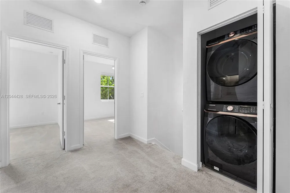 4669 NW 118th Ave Coral Springs, FL 33076