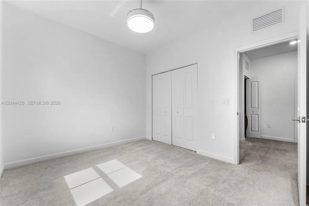 4669 NW 118th Ave Coral Springs, FL 33076