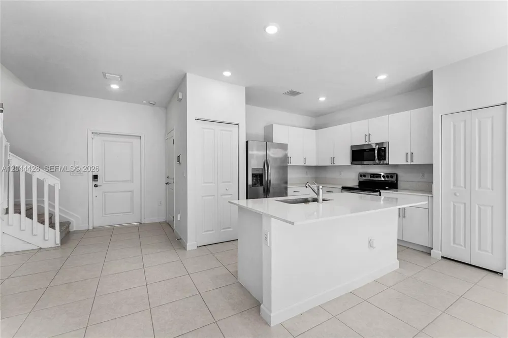 4669 NW 118th Ave Coral Springs, FL 33076