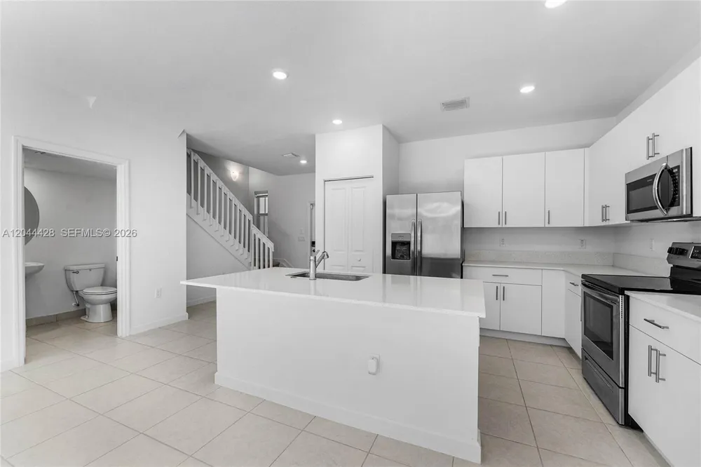 4669 NW 118th Ave Coral Springs, FL 33076