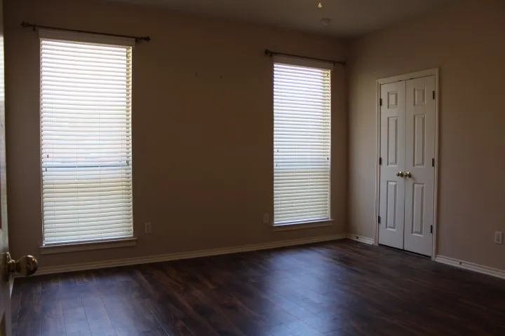 1230 Woodland Park Drive Hurst, TX 76053