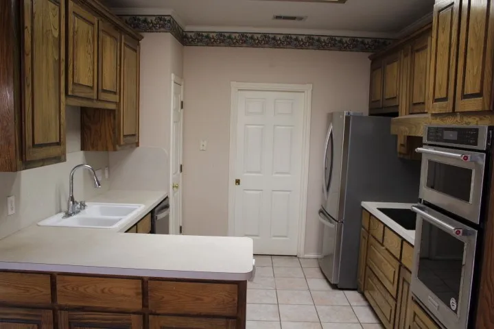 1230 Woodland Park Drive Hurst, TX 76053