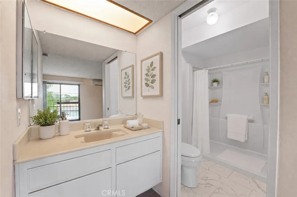 3600 E 4th #203 Long Beach, CA 90814