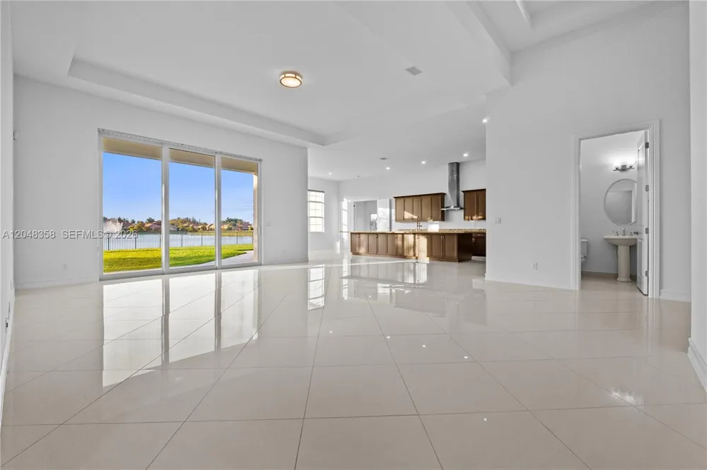 5301 S Sterling Ranch Cir Davie, FL 33314