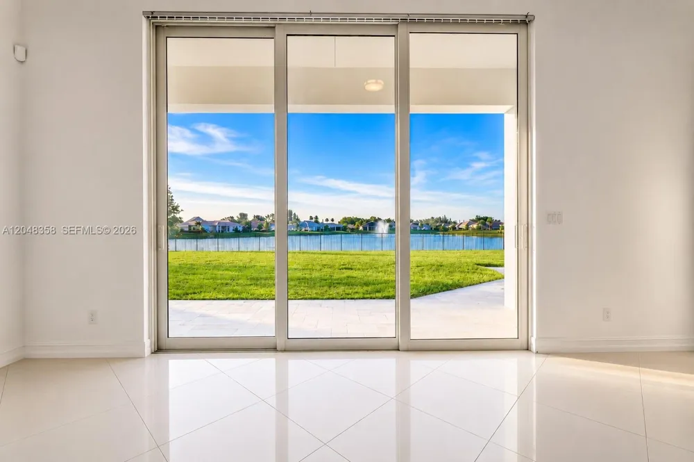 5301 S Sterling Ranch Cir Davie, FL 33314