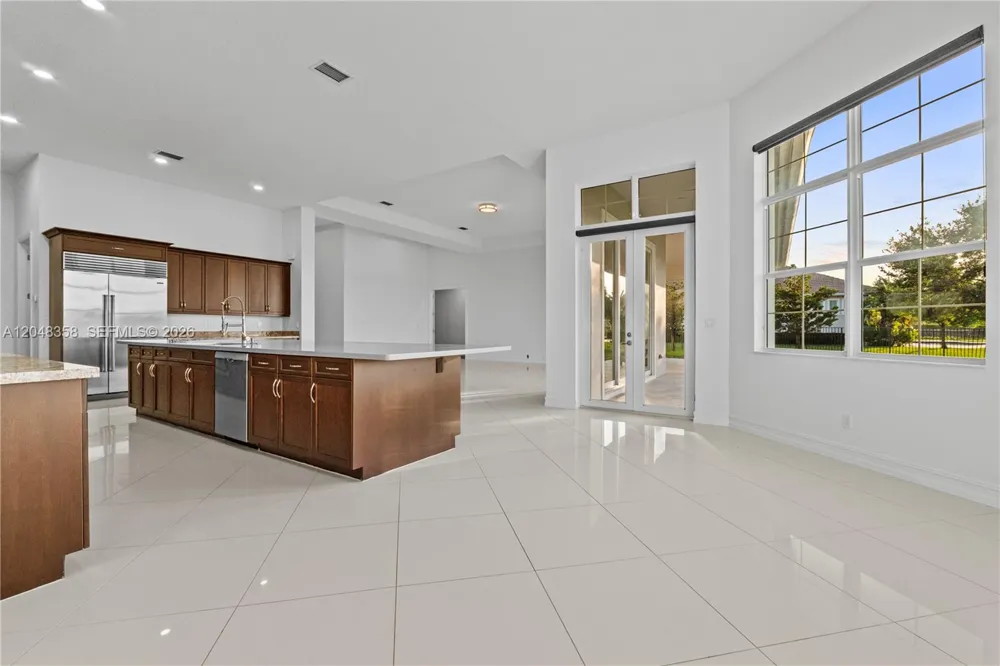 5301 S Sterling Ranch Cir Davie, FL 33314