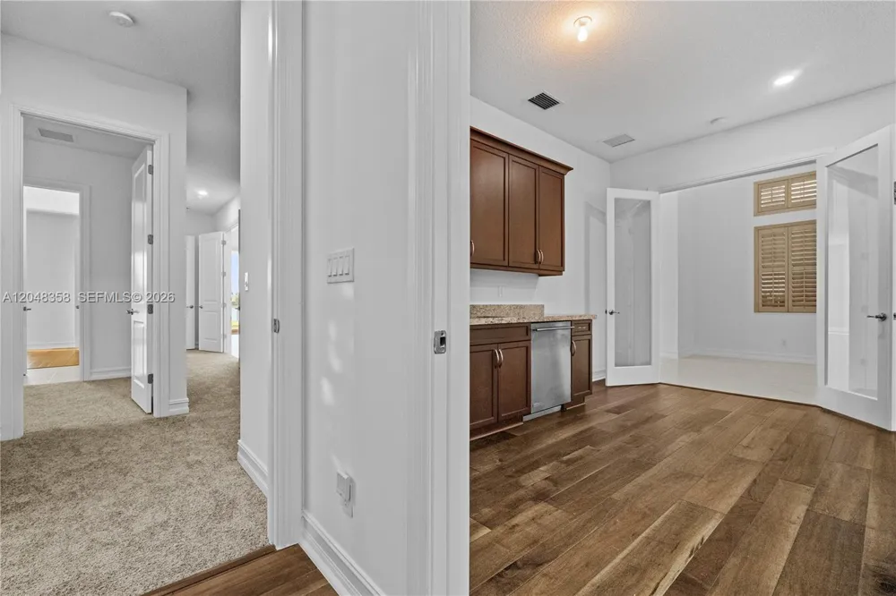 5301 S Sterling Ranch Cir Davie, FL 33314