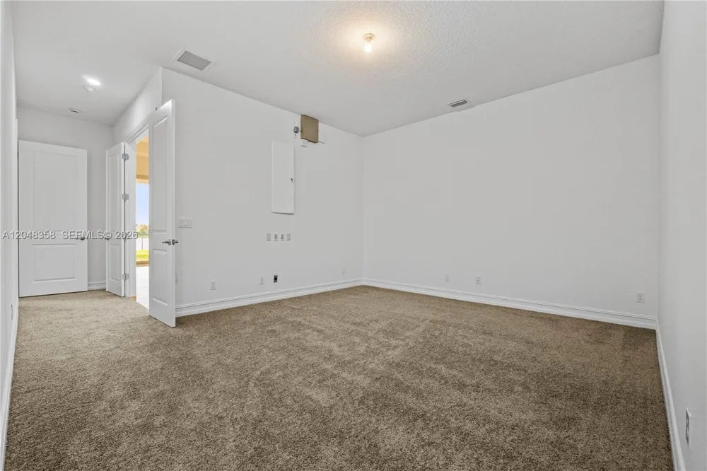 5301 S Sterling Ranch Cir Davie, FL 33314
