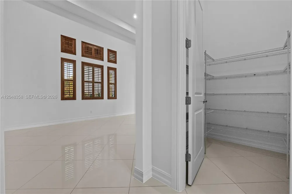 5301 S Sterling Ranch Cir Davie, FL 33314