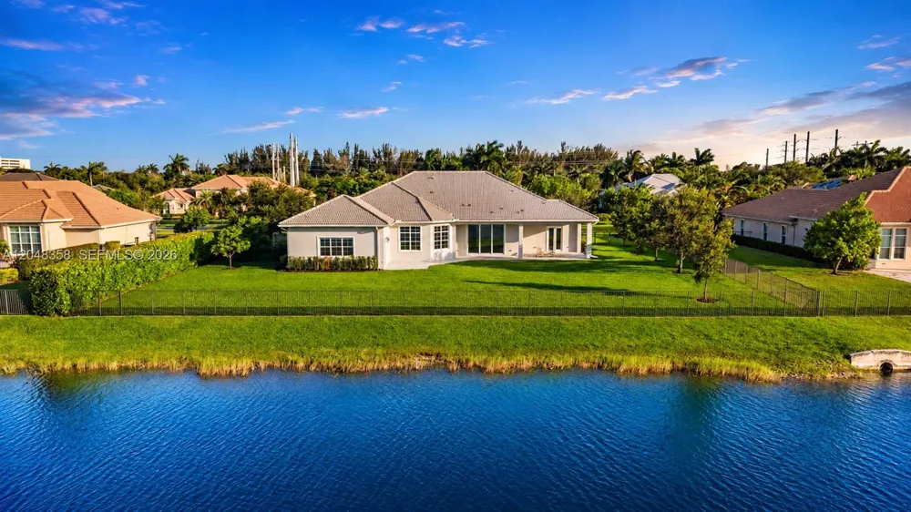 5301 S Sterling Ranch Cir Davie, FL 33314