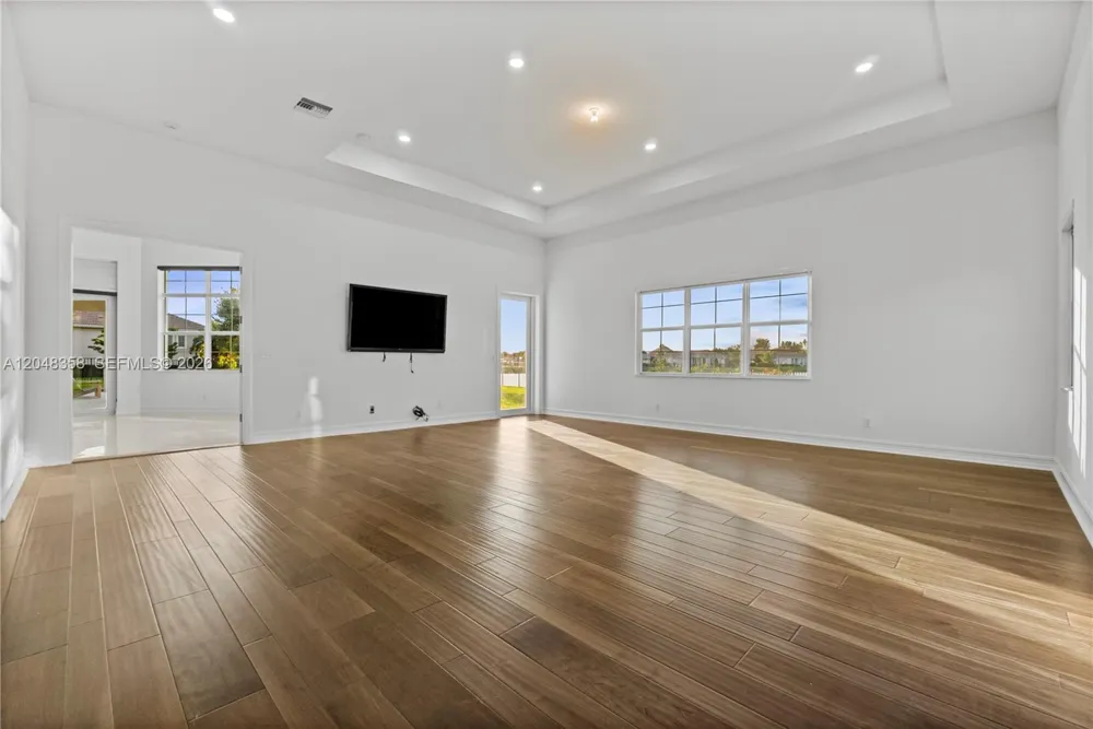 5301 S Sterling Ranch Cir Davie, FL 33314
