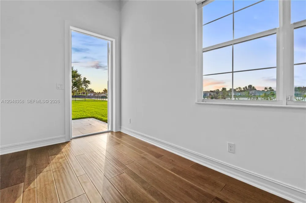 5301 S Sterling Ranch Cir Davie, FL 33314