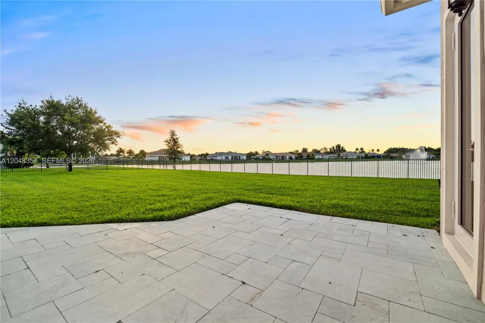 5301 S Sterling Ranch Cir Davie, FL 33314