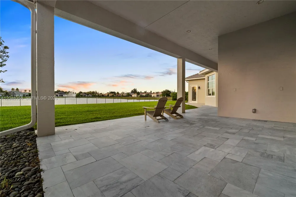 5301 S Sterling Ranch Cir Davie, FL 33314