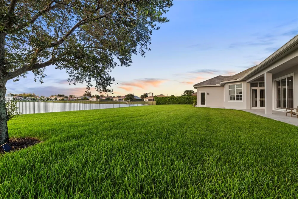 5301 S Sterling Ranch Cir Davie, FL 33314