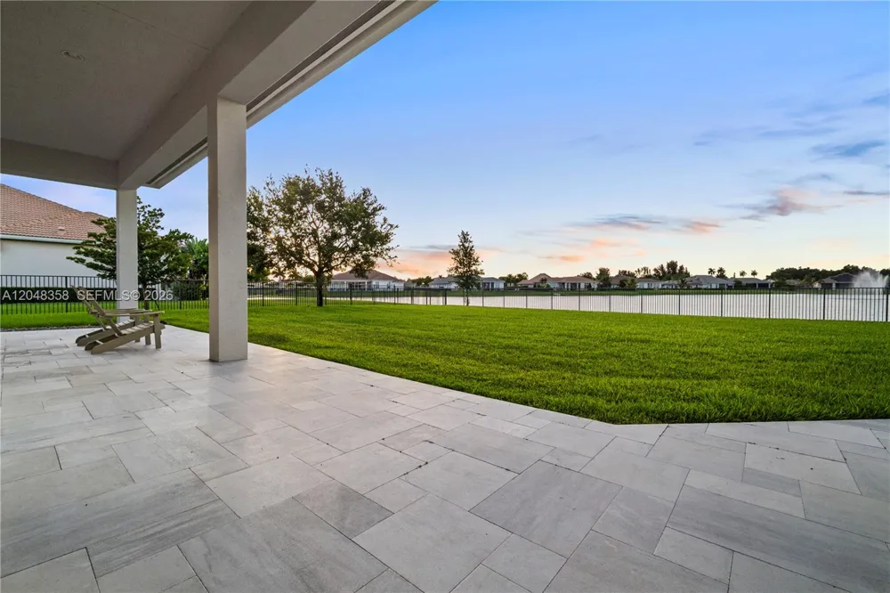 5301 S Sterling Ranch Cir Davie, FL 33314