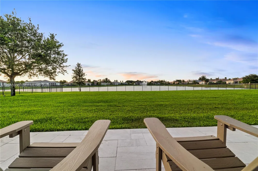 5301 S Sterling Ranch Cir Davie, FL 33314