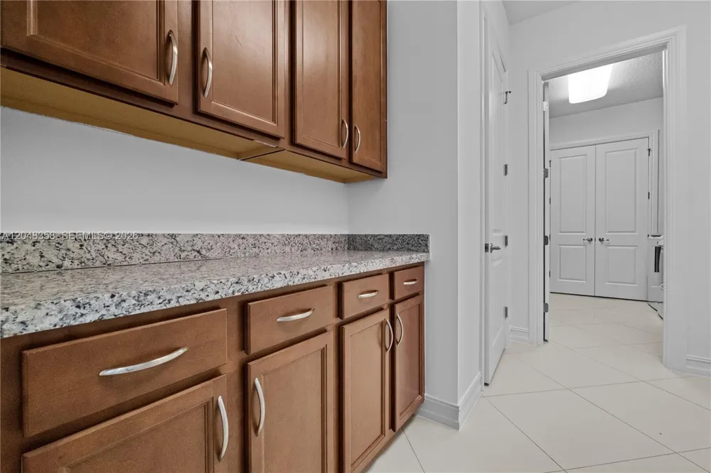 5301 S Sterling Ranch Cir Davie, FL 33314