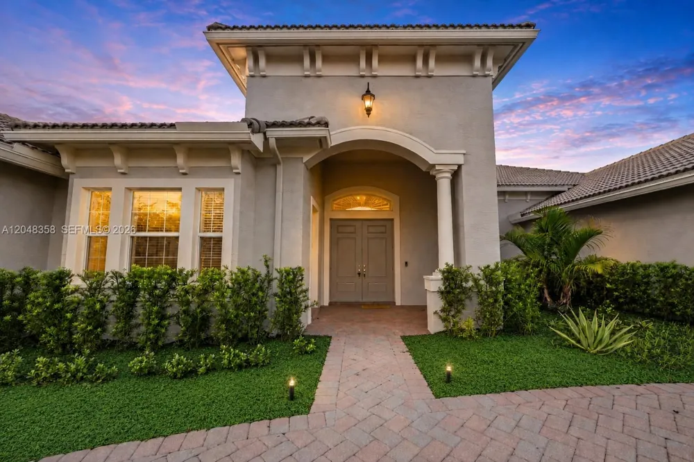5301 S Sterling Ranch Cir Davie, FL 33314