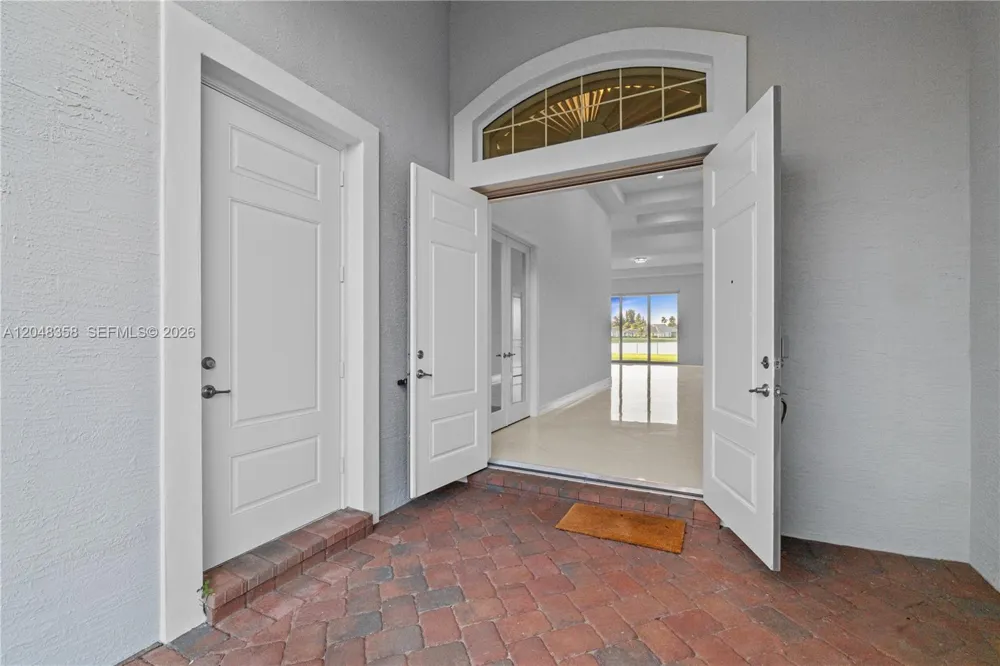 5301 S Sterling Ranch Cir Davie, FL 33314