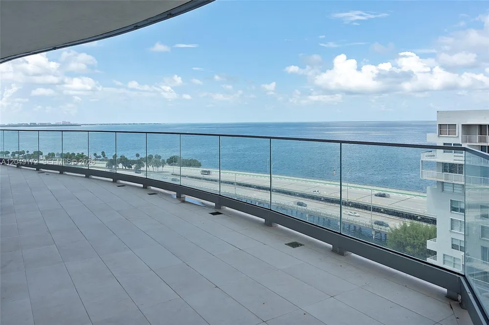 175 SE 25th Rd #1003 Miami, FL 33129