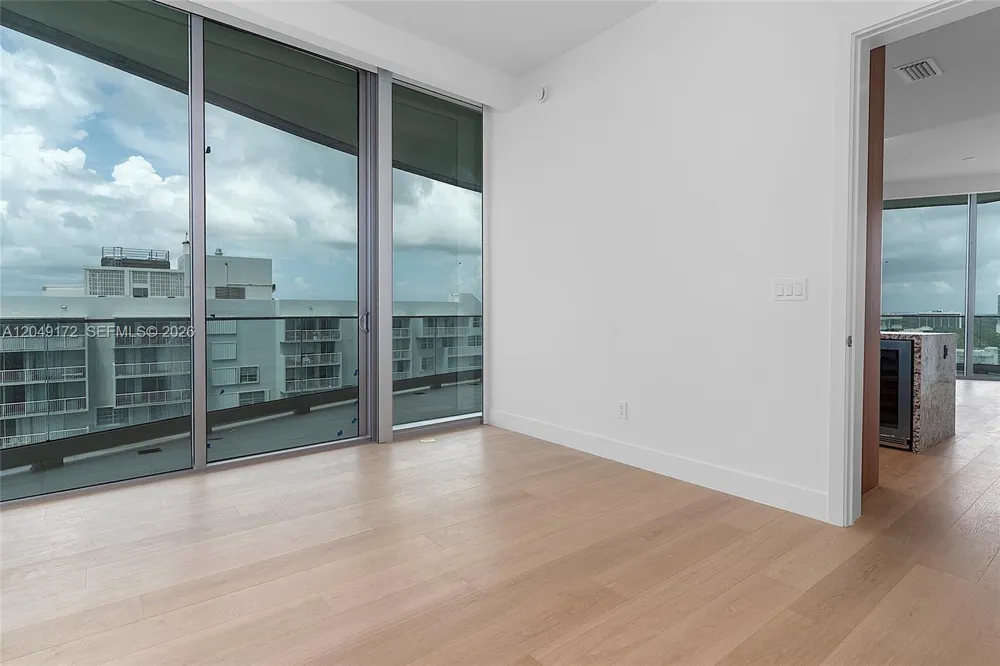 175 SE 25th Rd #1003 Miami, FL 33129
