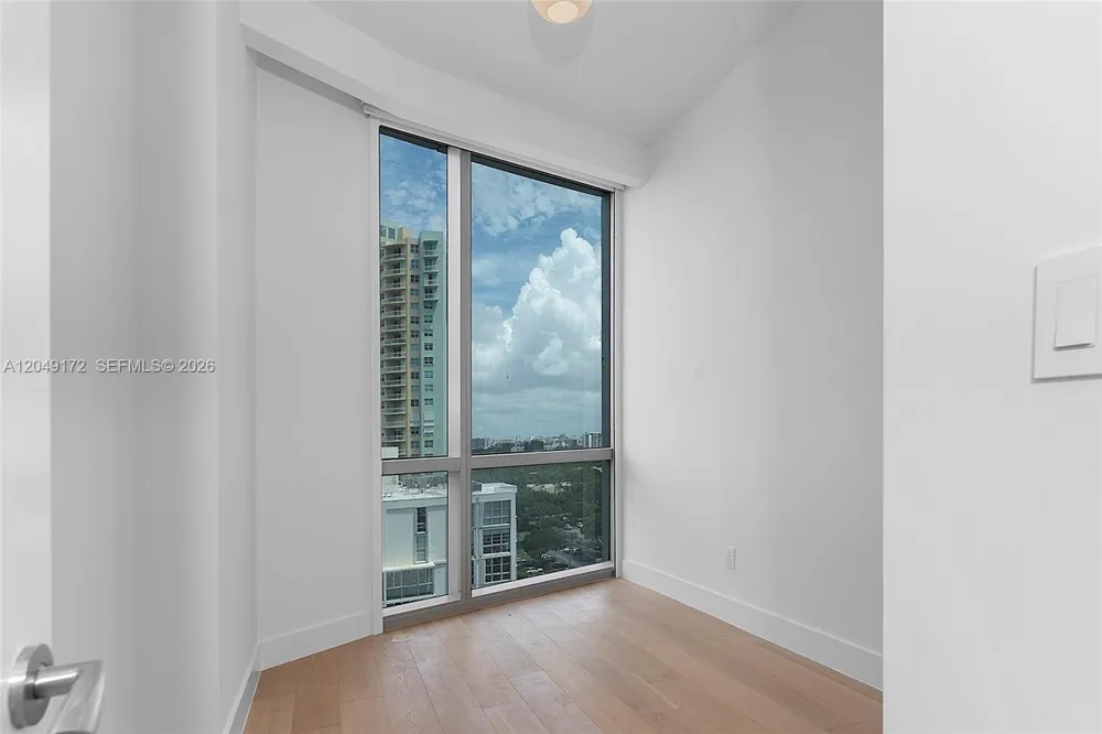 175 SE 25th Rd #1003 Miami, FL 33129