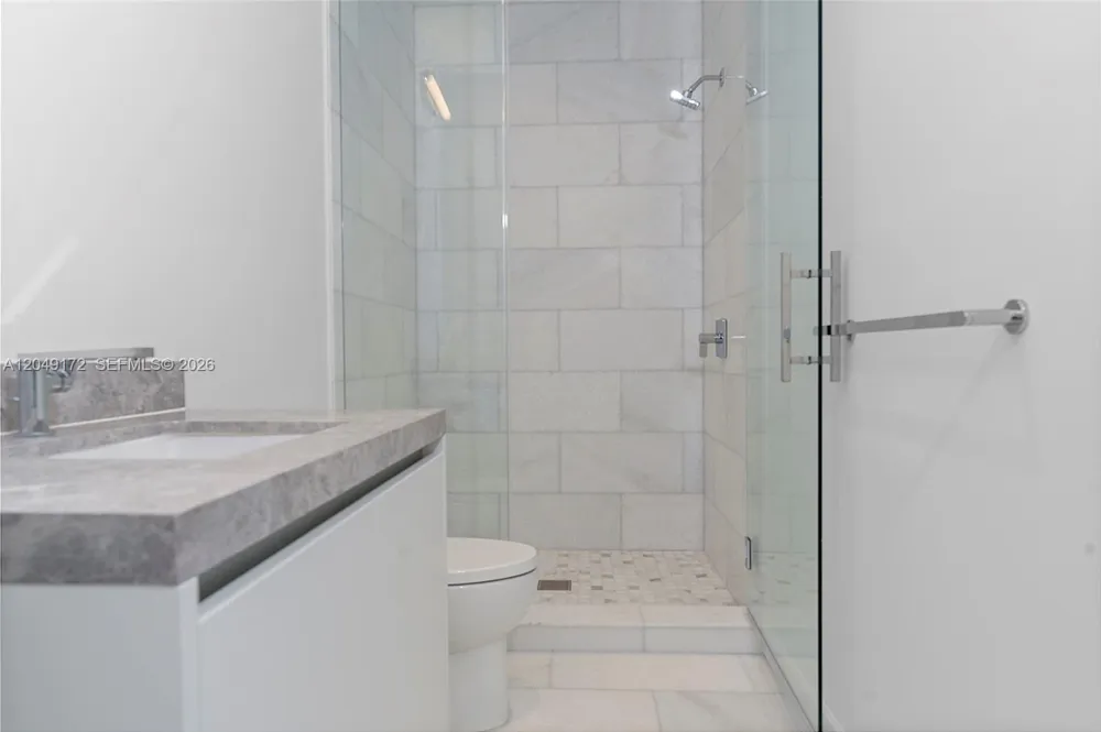 175 SE 25th Rd #1003 Miami, FL 33129