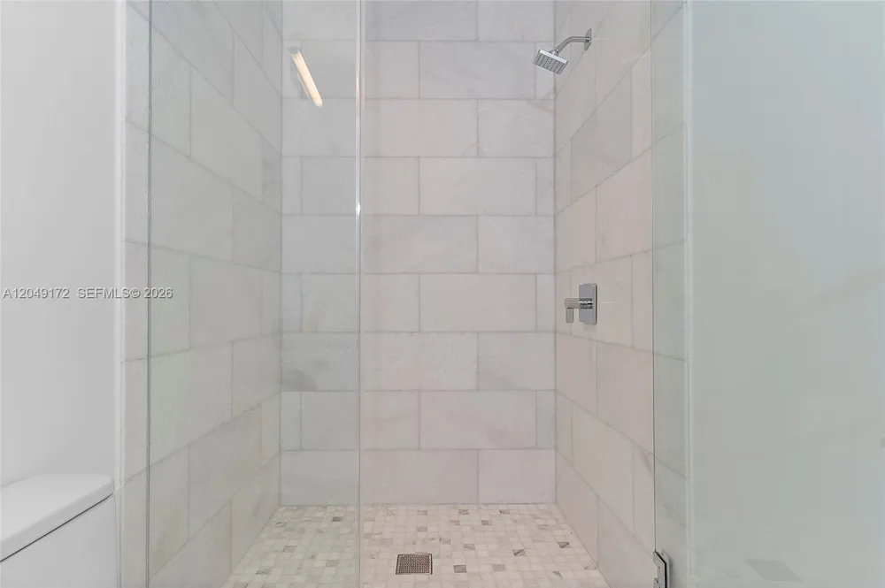 175 SE 25th Rd #1003 Miami, FL 33129