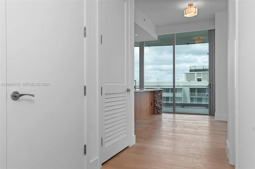 175 SE 25th Rd #1003 Miami, FL 33129