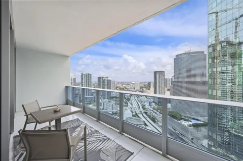 200 Biscayne Blvd Way #3909