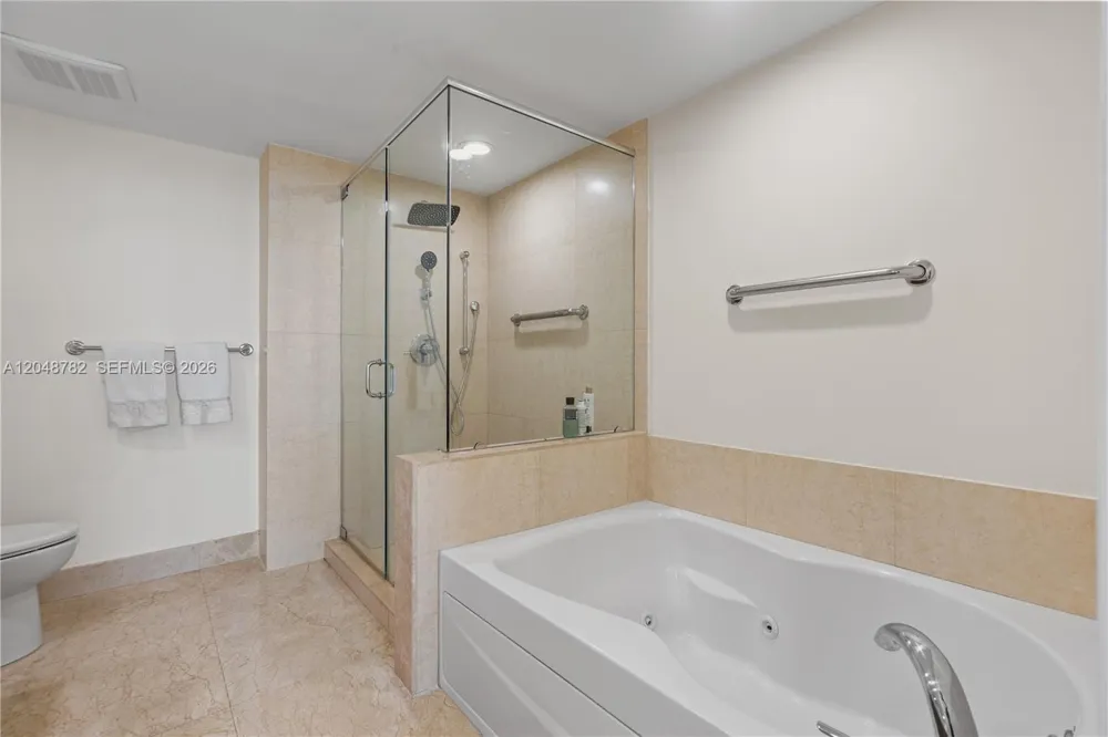 50 Biscayne Blvd #5210 Miami, FL 33132