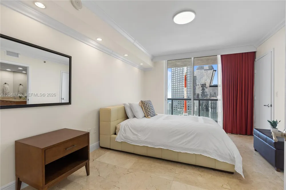 50 Biscayne Blvd #5210 Miami, FL 33132
