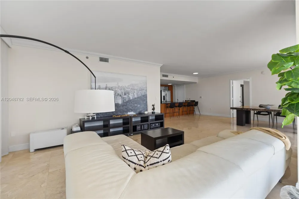 50 Biscayne Blvd #5210 Miami, FL 33132