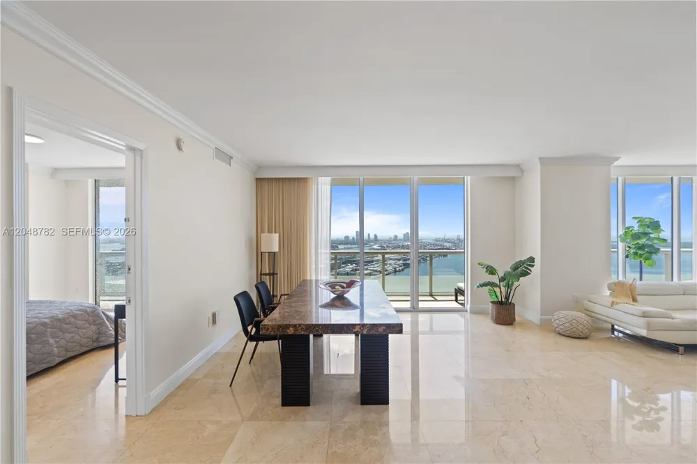 50 Biscayne Blvd #5210 Miami, FL 33132