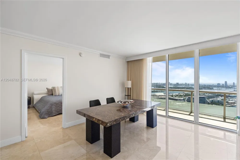 50 Biscayne Blvd #5210 Miami, FL 33132