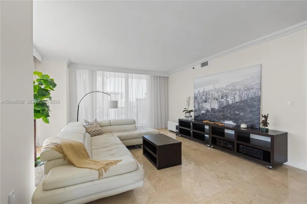 50 Biscayne Blvd #5210 Miami, FL 33132