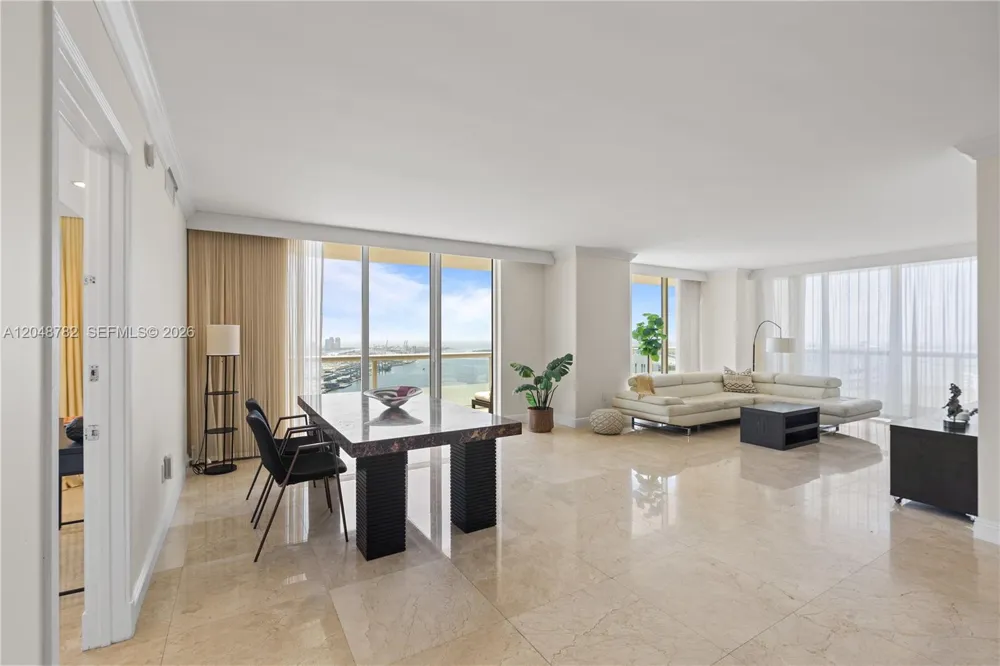 50 Biscayne Blvd #5210 Miami, FL 33132