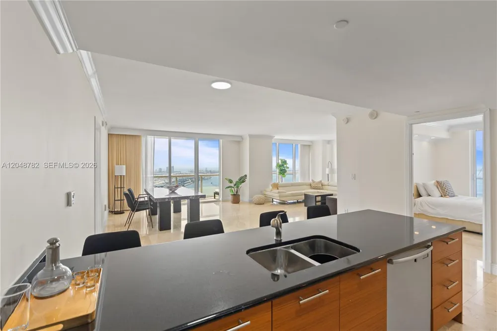 50 Biscayne Blvd #5210 Miami, FL 33132