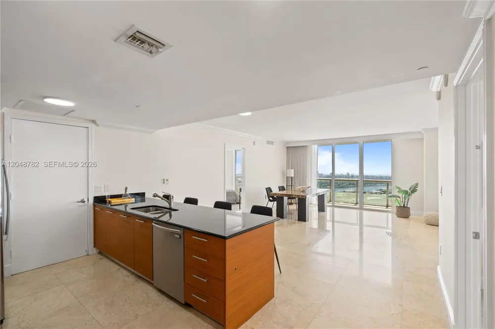 50 Biscayne Blvd #5210 Miami, FL 33132