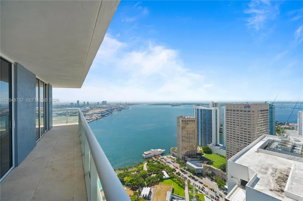 50 Biscayne Blvd #5210 Miami, FL 33132