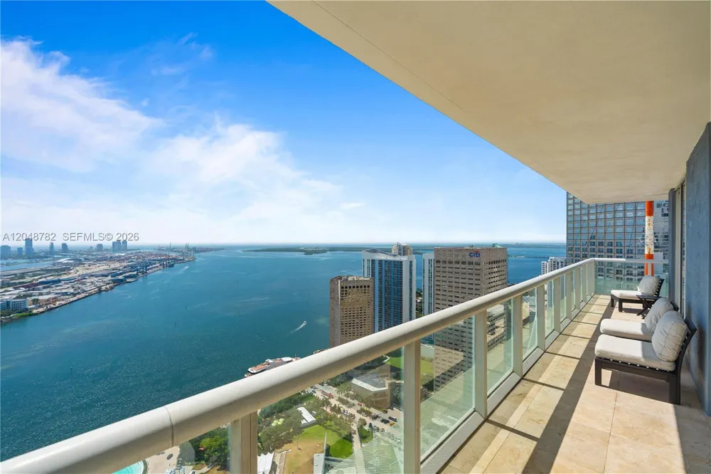 50 Biscayne Blvd #5210 Miami, FL 33132